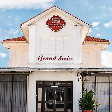 Grand Swiss Hotel George Town Extérieur photo