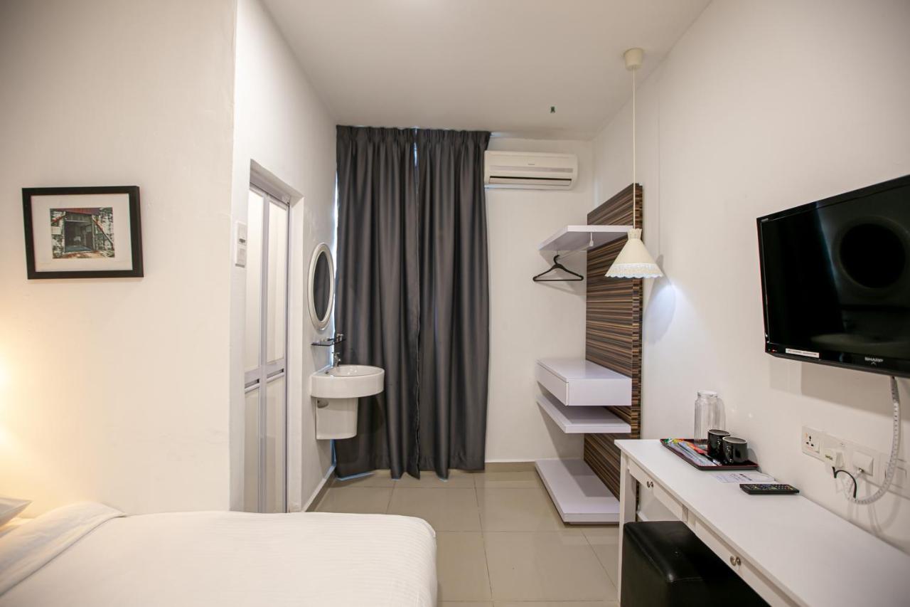Grand Swiss Hotel George Town Extérieur photo