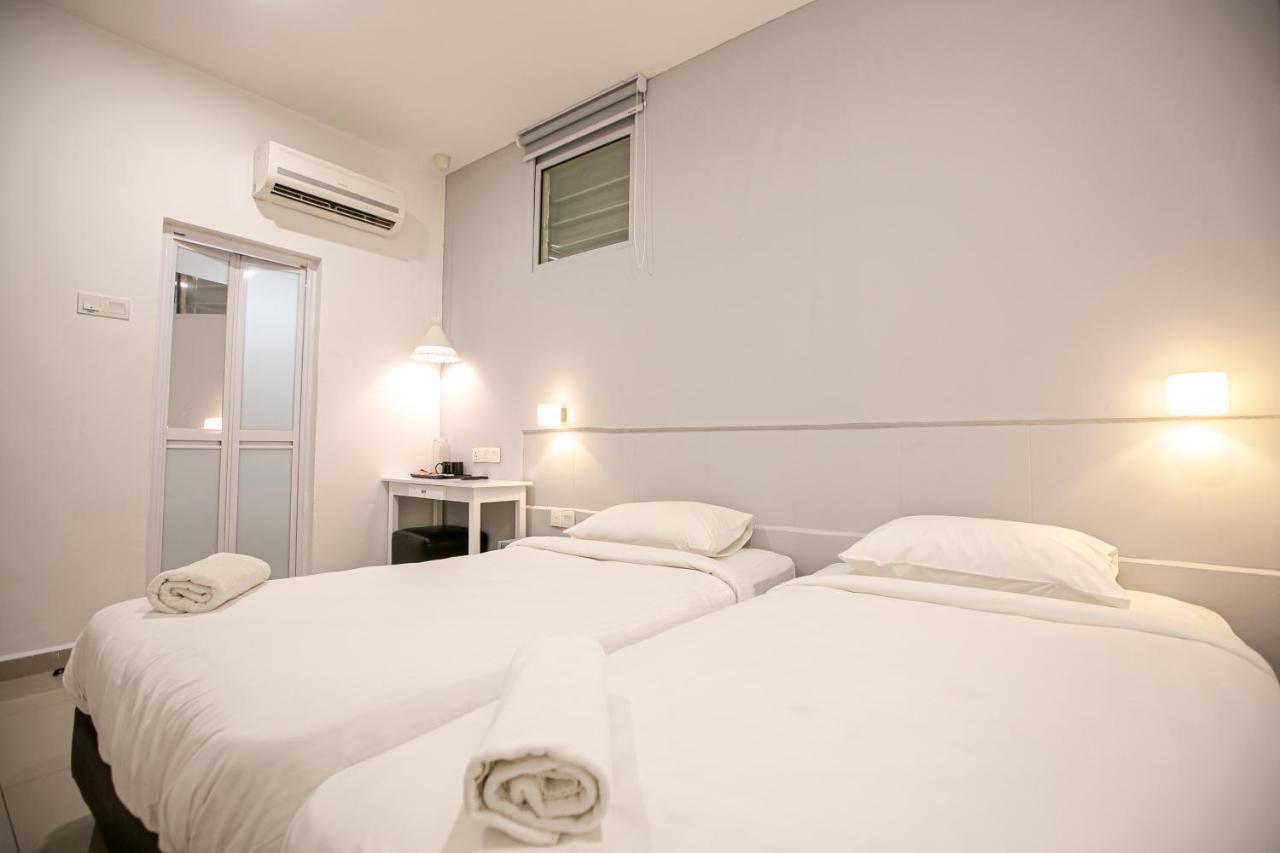 Grand Swiss Hotel George Town Extérieur photo