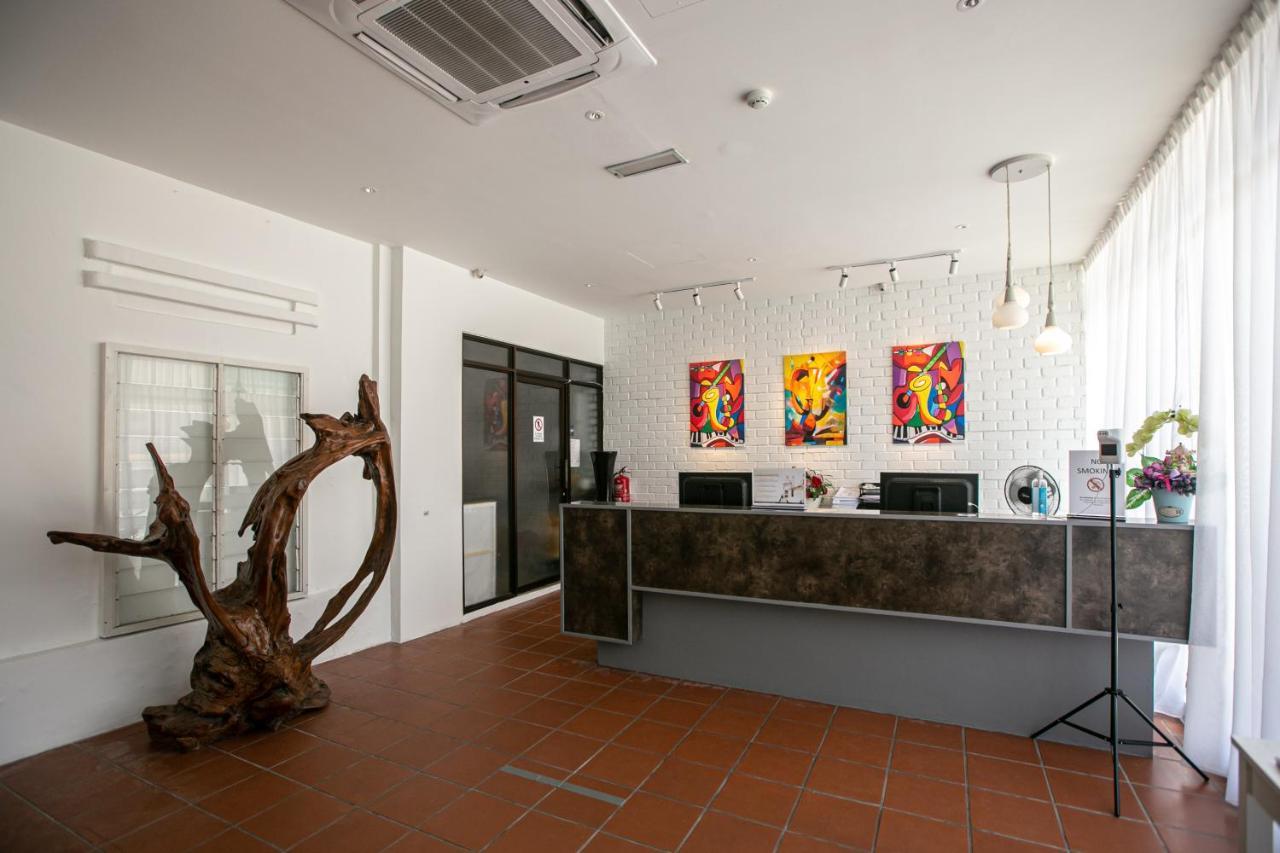 Grand Swiss Hotel George Town Extérieur photo