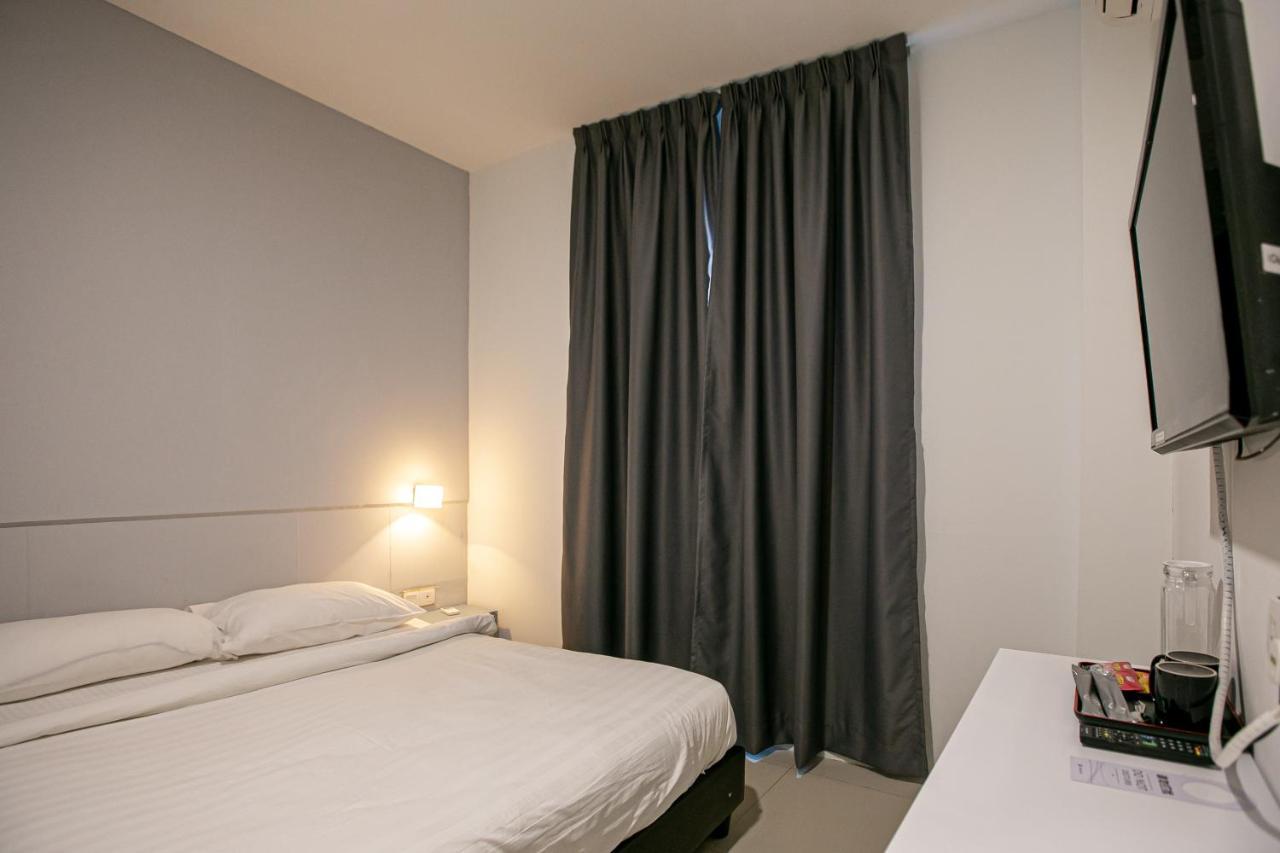 Grand Swiss Hotel George Town Extérieur photo